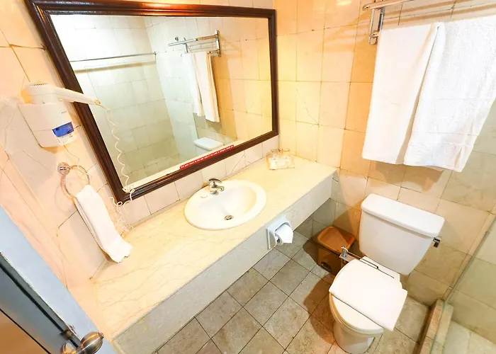 The Tandibayang & Hotel Legian (Bali)