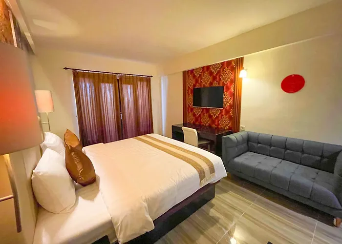 The Tandibayang & Hotel 3*