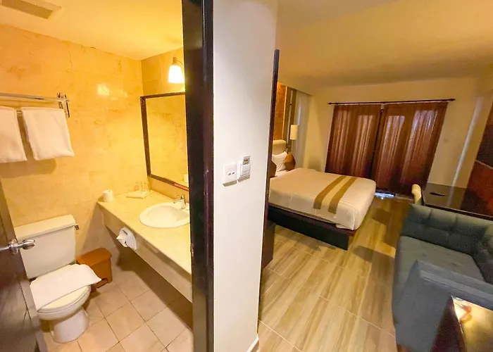 The Tandibayang & Hotel Legian (Bali)